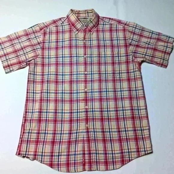 Llbean short sleeve button down shirt. 💯 cotton. Men's size  M. - Picture 2 of 5